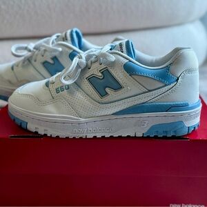 NEW BALANCE 550s 2023
Wmns 550 'Blue Haze' size 8